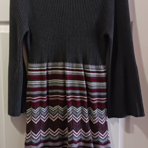 Dress - Picture 3 of 3